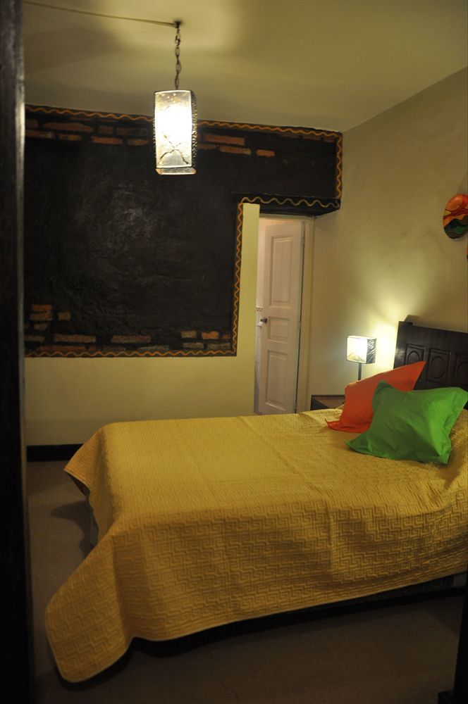 Hotel Cantuna Quito Exterior photo